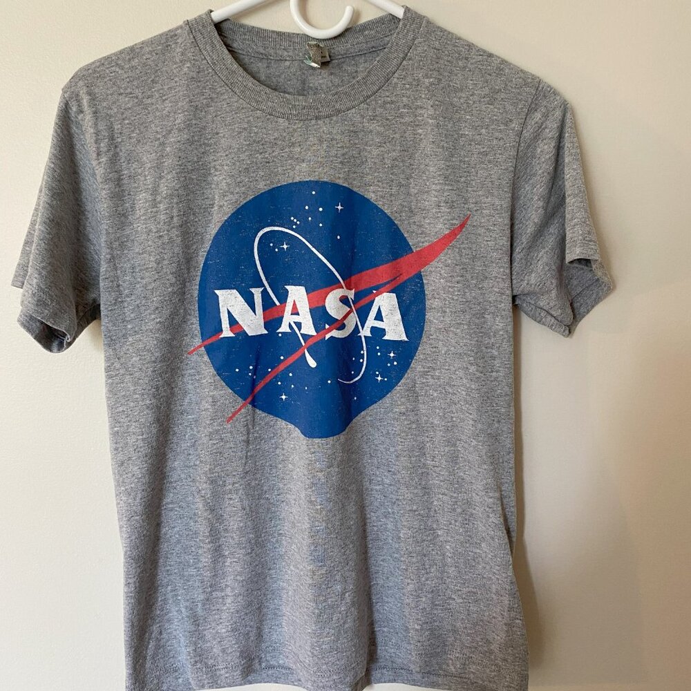 Boy's Gray Short Sleeve NASA Graphic T-Shirt Size M